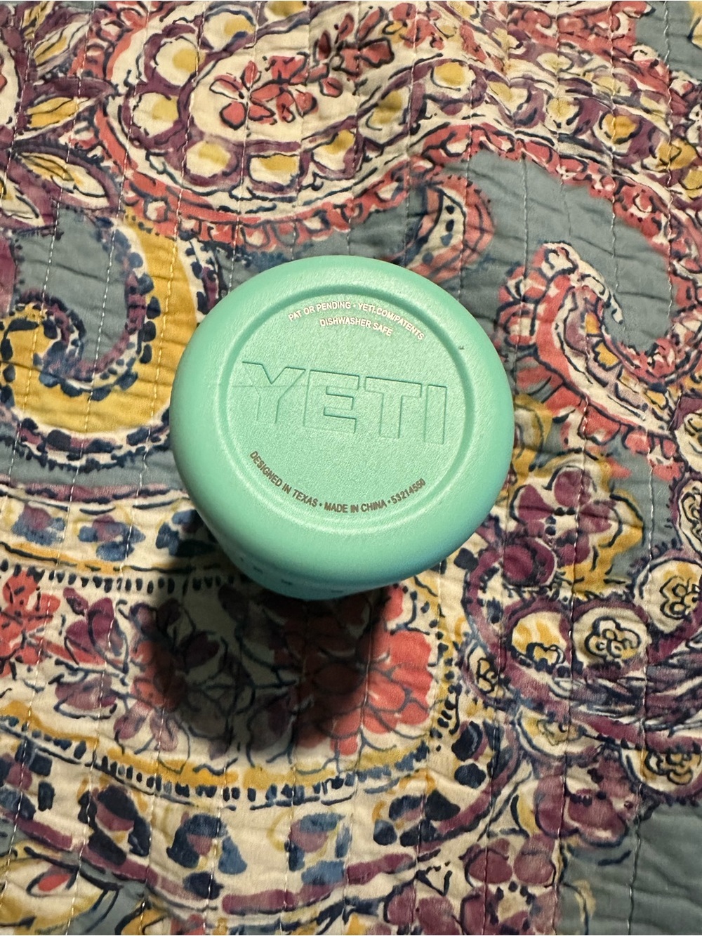 NWOT Yeti Seafoam Green Can Insulator Black Lid - Picture 4 of 5